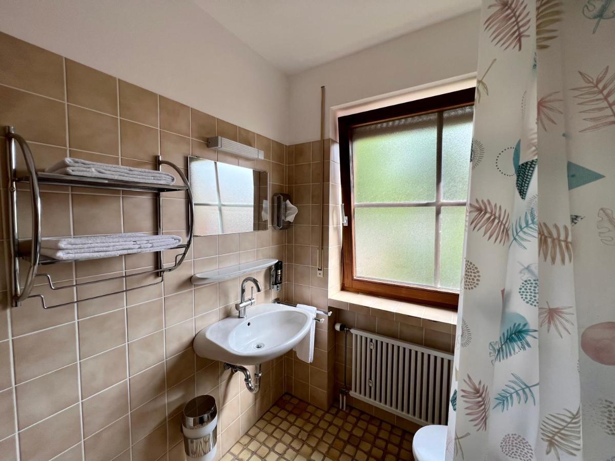 Hotel-Gasthof Deutschmeister Donauworth Bagian luar foto