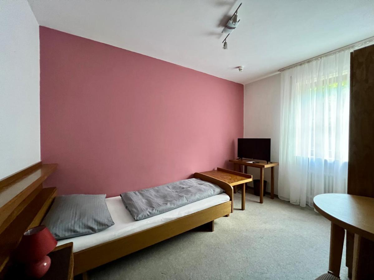 Hotel-Gasthof Deutschmeister Donauworth Bagian luar foto
